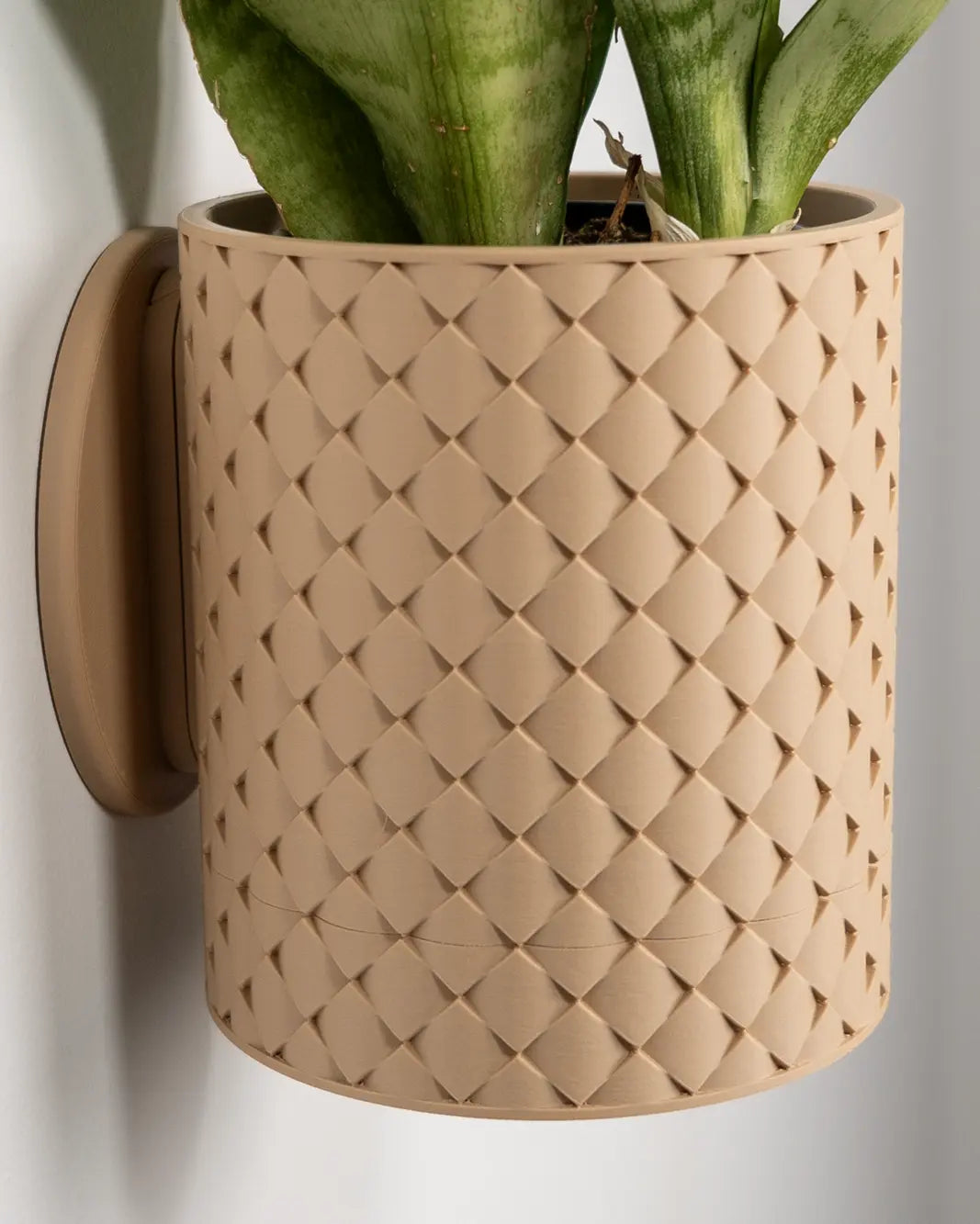 Quilted-Wandblumentopf von Evoliv mit Tropfschale, quadratisches Design, wetterbeständiges Material, ideal für Wanddekorationen