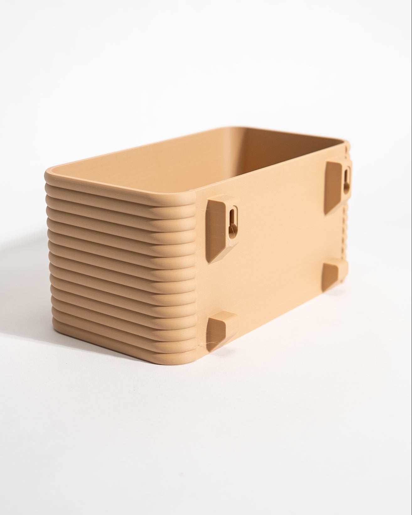 Evoliv „Poppy Kasten“ – Breiter Wandblumentopf mit Tropfschale – von Evoliv