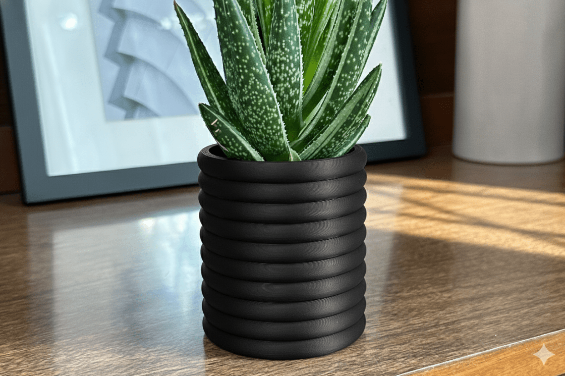 Evoliv Poppy Tisch Pflanzgefäss in Schwarz – stilvolles Tisch Pflanzgefäss aus der Schweiz