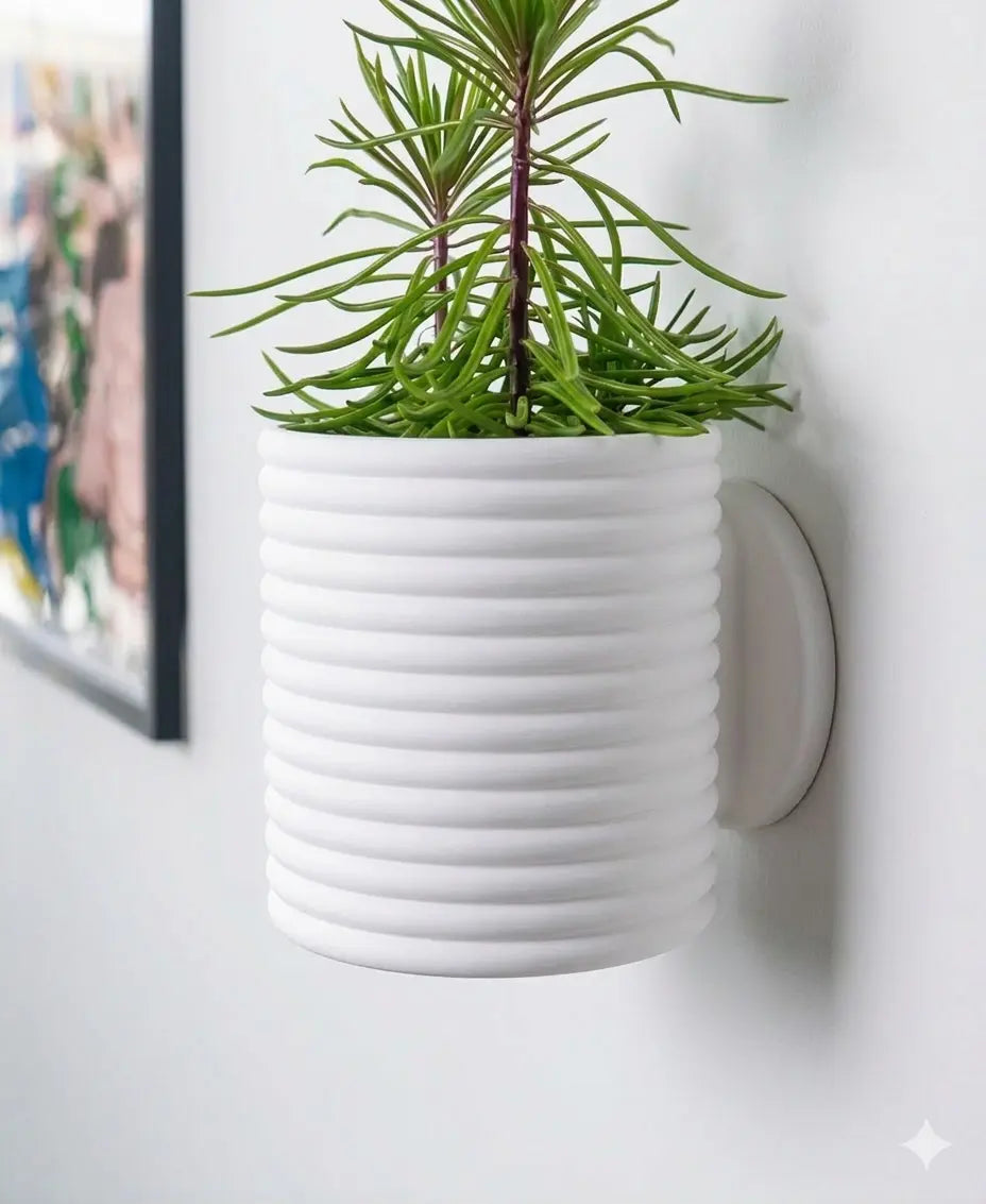 Evoliv Poppy Wandblumentopf mit Tropfschale, dekorativer Pflanzkübel für Wandmontage, aus robustem Material in modernem Design